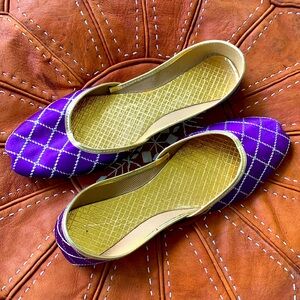 - Women Purple Leather Embroidered Jutti - American size 9